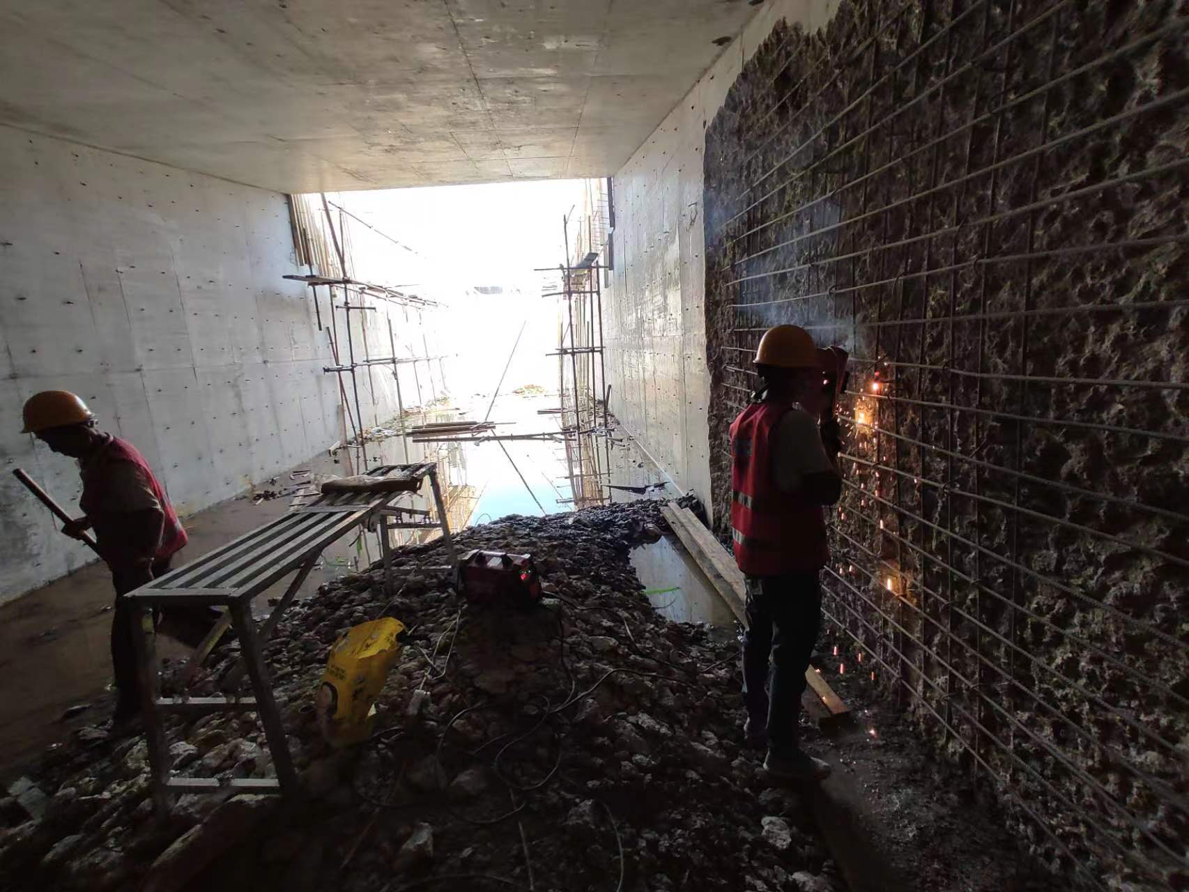 醴陵挖断承重墙导致楼体开裂，加固施工方案出炉